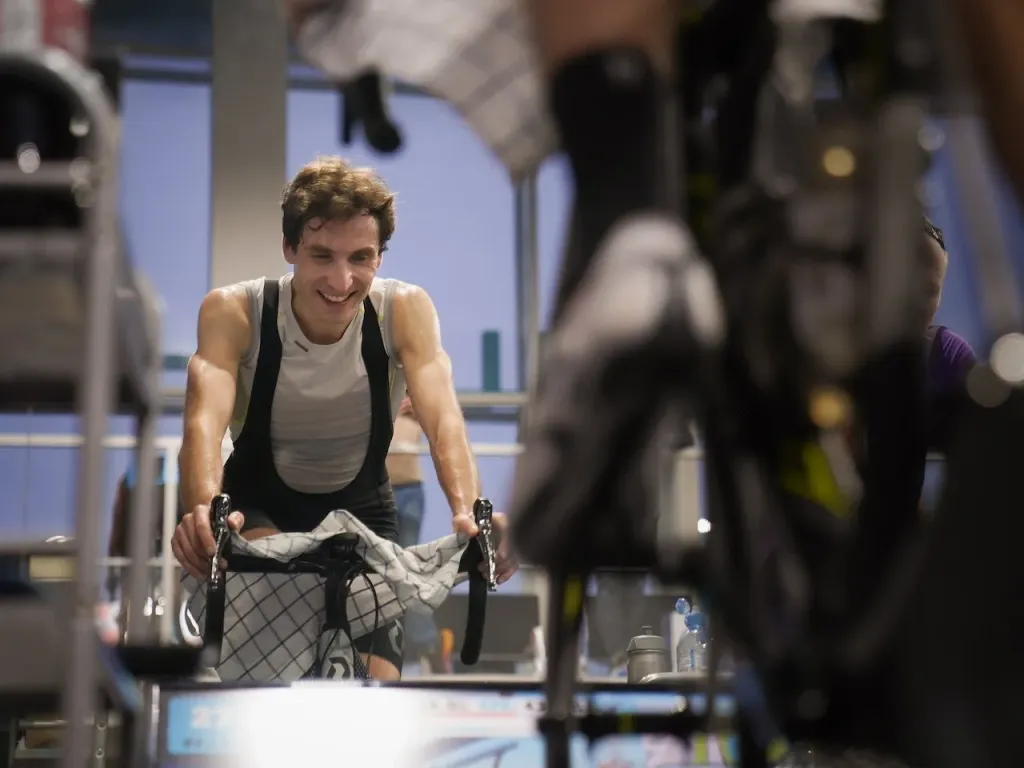 Rower treningowy magnetyczny — jakie korzyści przynosi i czy warto w niego zainwestować?